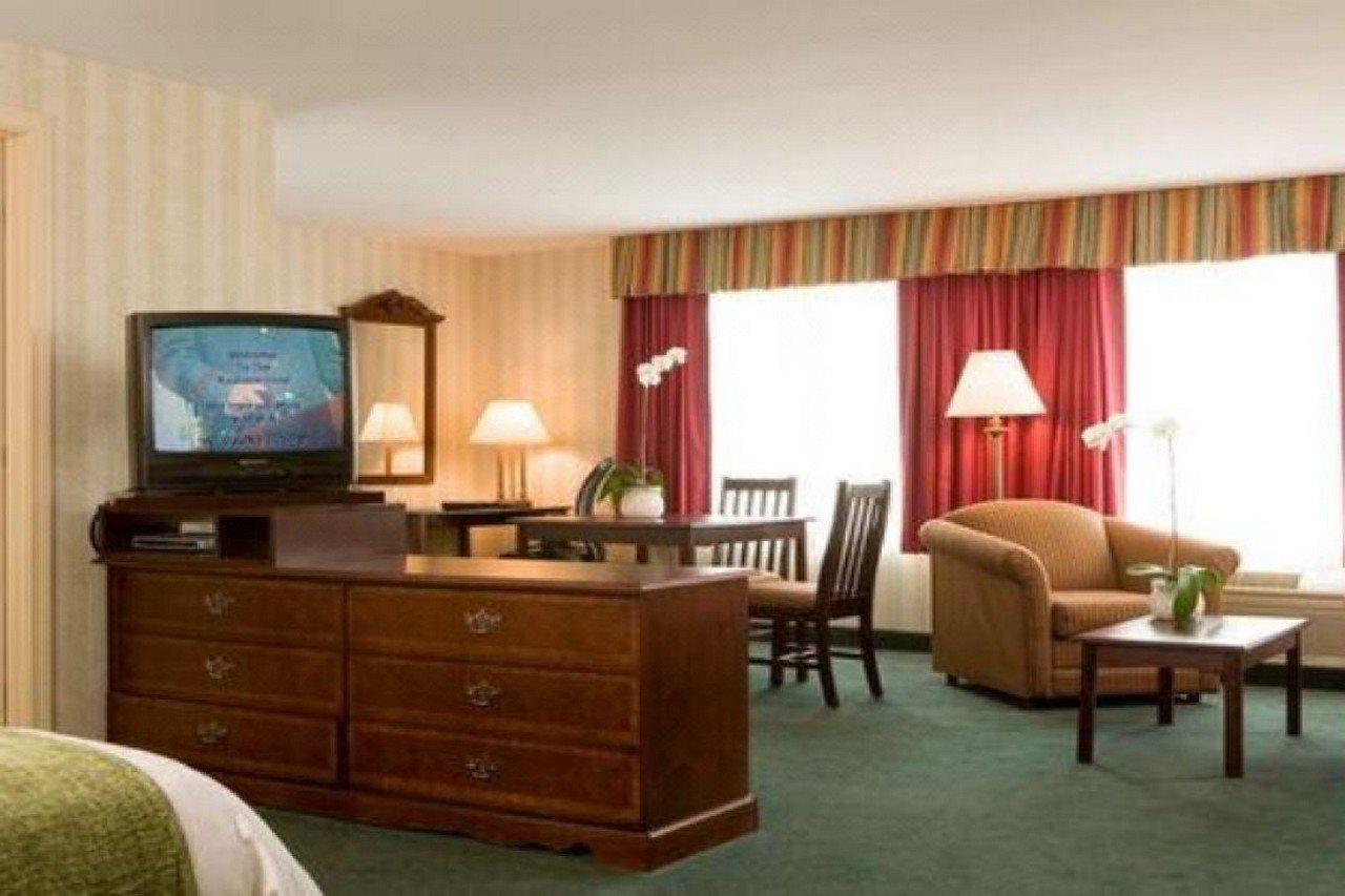 Radisson Hotel And Suites Chelmsford-Lowell Eksteriør billede